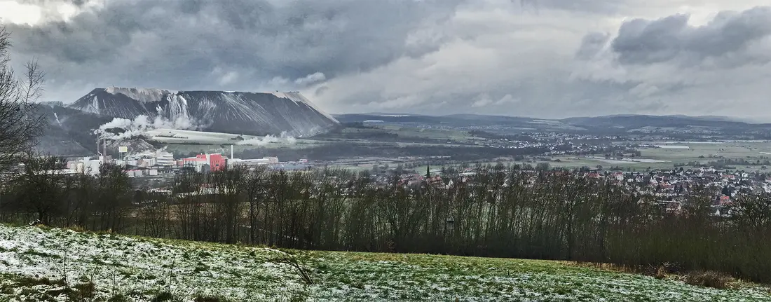 Abraumhalde im Januar