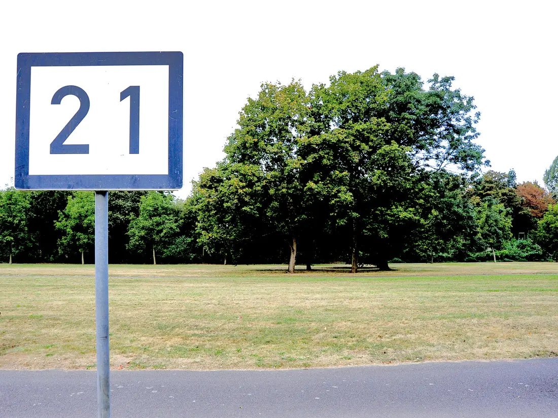 Schild am Mainufer bei Sindlingen:  21