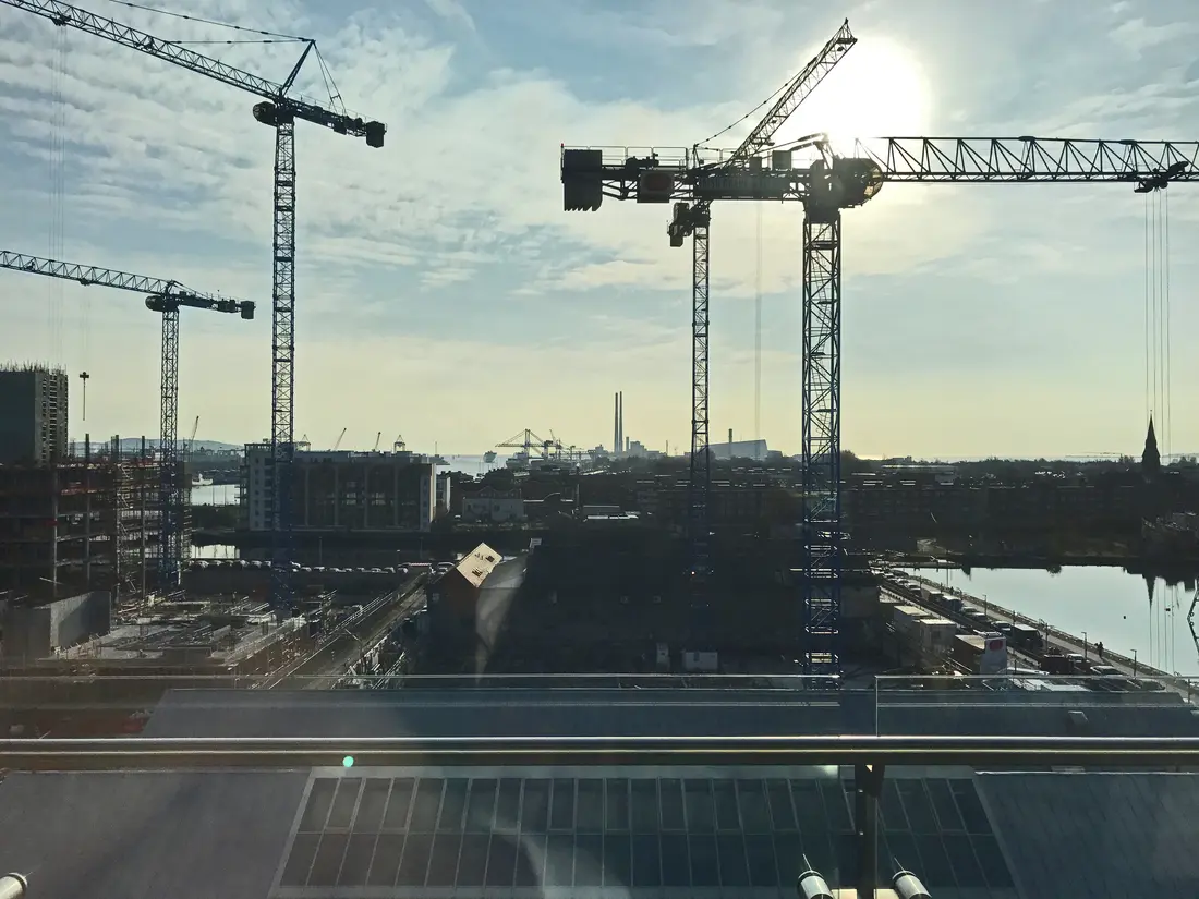 Blick aus dem Büro bis ans Meer