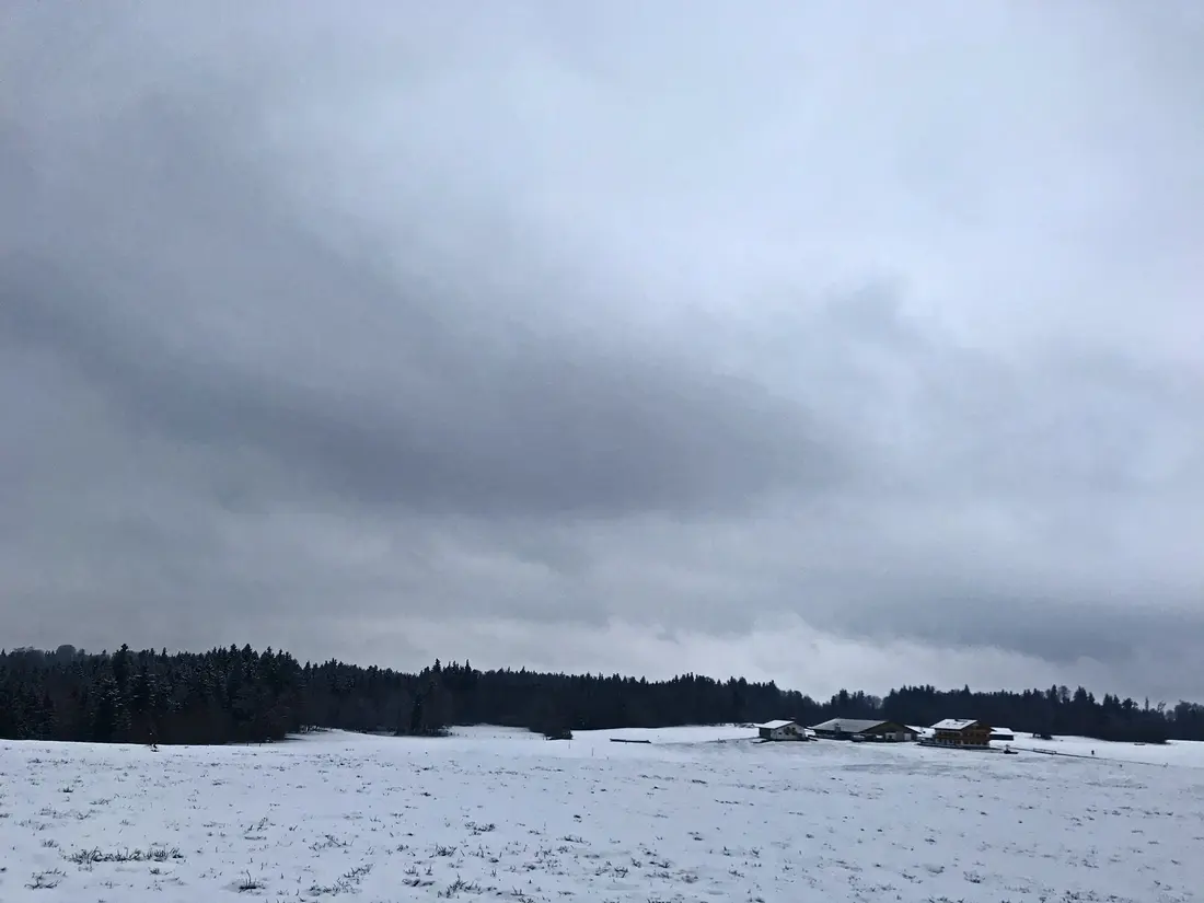 Eingeschneite Alm bei Bad Tölz