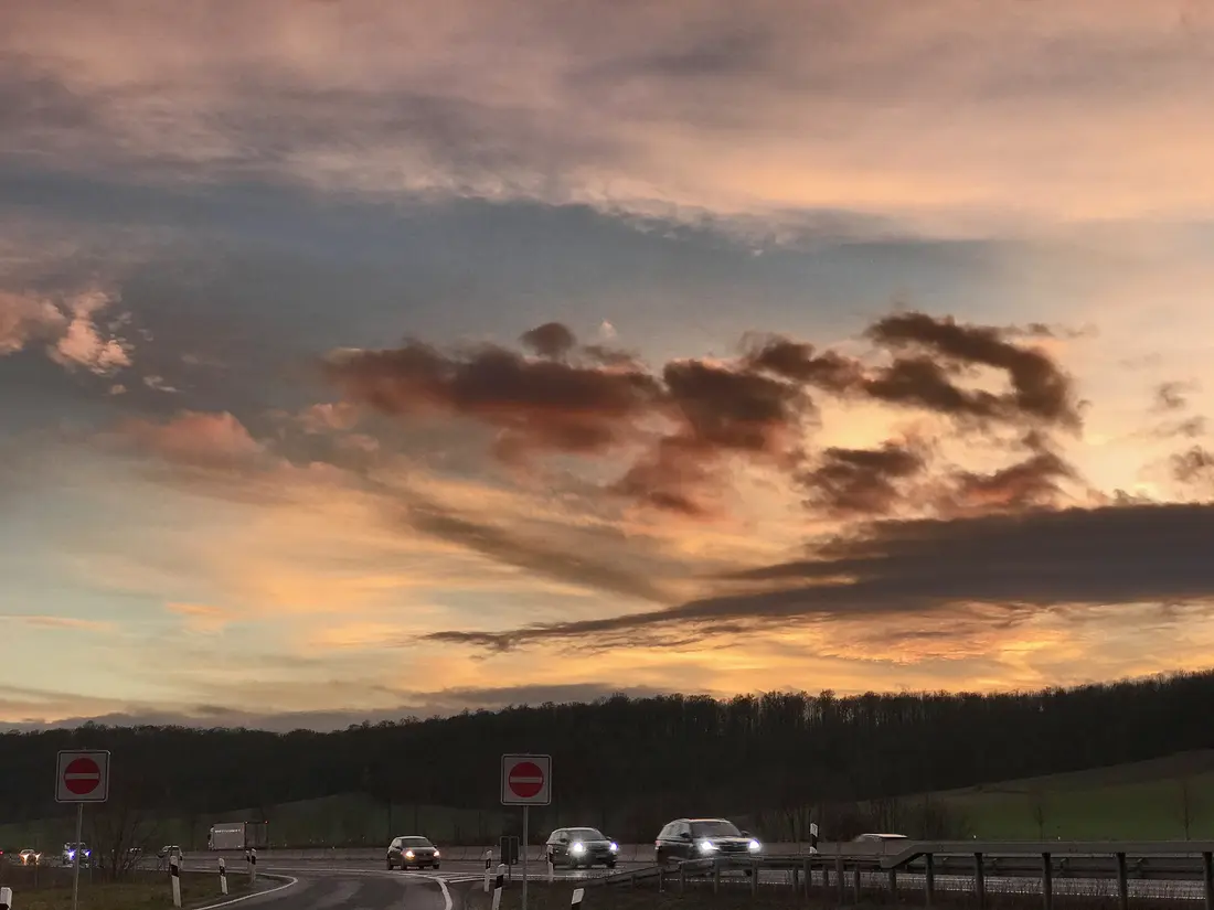 Sonnenuntergang auf der A7 nach Norden