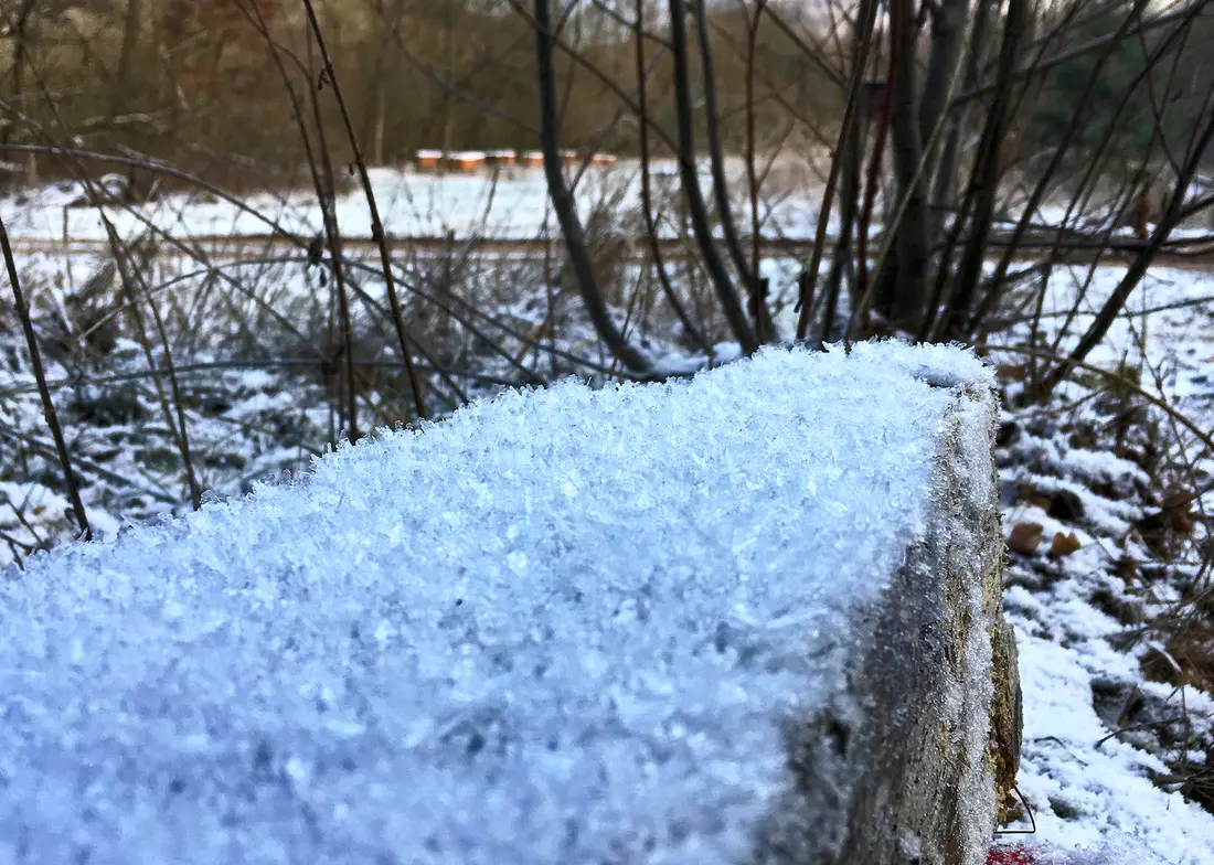 Schnee wie Kristallpulver