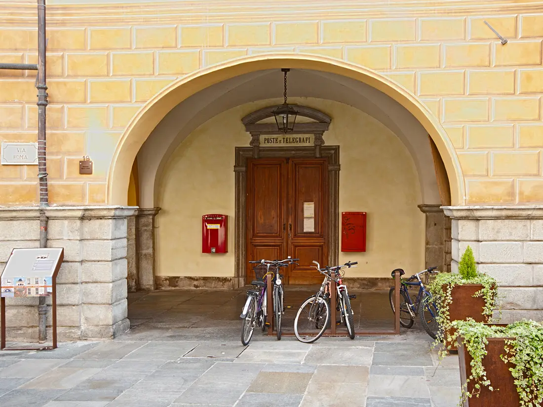 Die Post im Palazzo della Torre