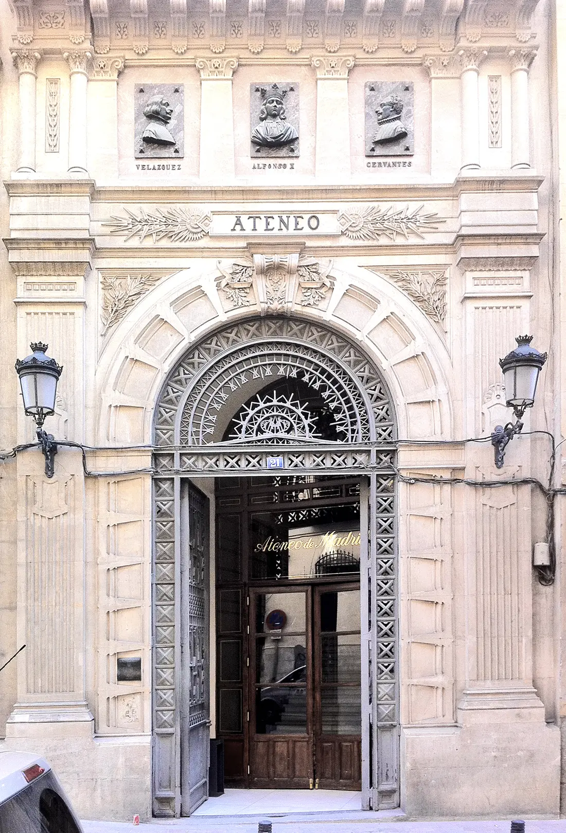 Portal des Ateneo di Madrid