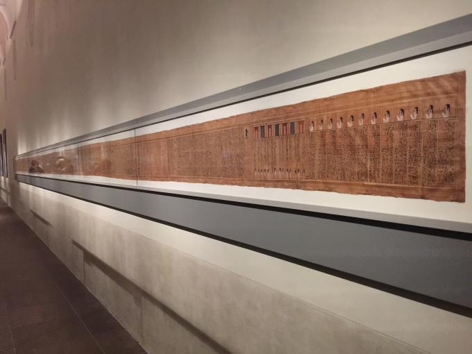 18m lange Pergamentrolle, mit Hyroglyphen eng beschrieben