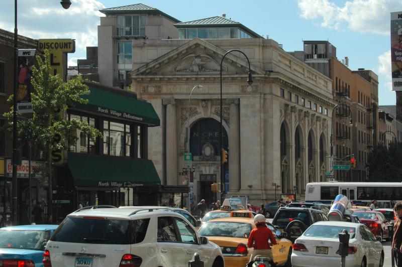 Ein altes Bankgebäude in NYC